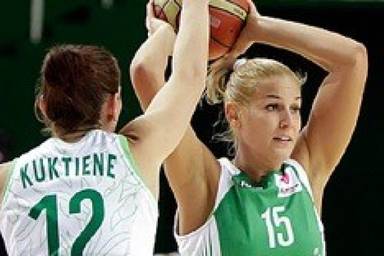 Nagy bujdosó Nóra távozna Győrből