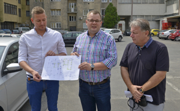 EGYSZERŰBB LESZ A PARKOLÁS AZ ARRABONA UDVARBAN