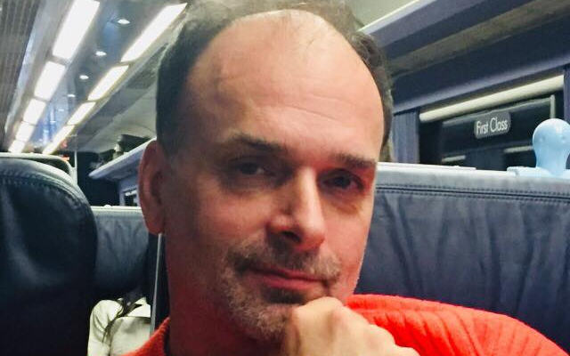 Ludwig meghalt, Zubornyák Zoltán elhagyja az országot