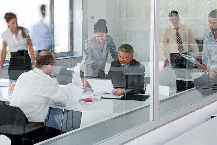 Átírják a Munka Törvénykönyvét májustól - Íme a részletek! 