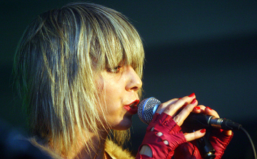 Turnézni indul a Péterfy Bori & Love Band