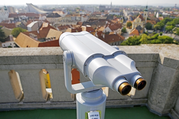 Már távcsővel is nézhetjük Győr nevezetességeit a Püspökvár tornyából!