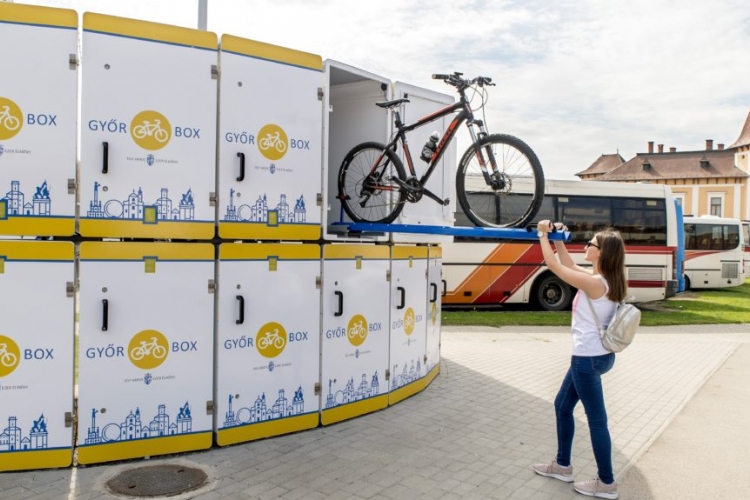 40 forintért vigyáznak a kerékpárokra Győrben