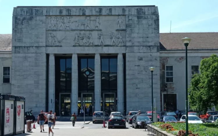 A győri vasútállomásra is van pályázó