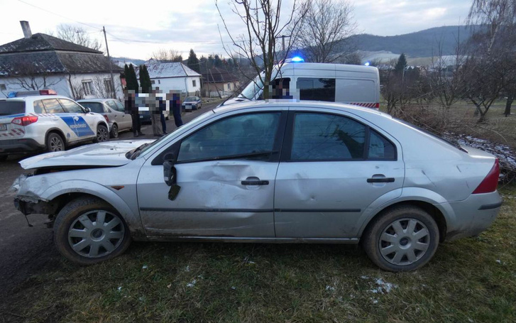 Baseballütővel verte szét az autót