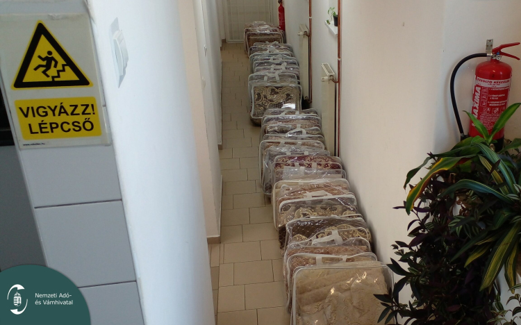 Ezzel már nem ágyaznak meg – Hamis ágyneműket foglalt le a NAV