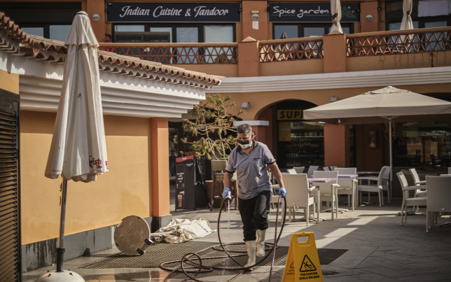 Két hétig tarthat a karantén a tenerifei szállodában, ahol öt magyar is tartózkodik