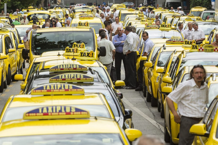 Megemelnék áraikat a budapesti sárgataxisok 