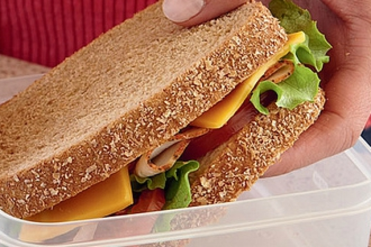 „Ételt csak okosan” vigyen a gyerek az iskolába!