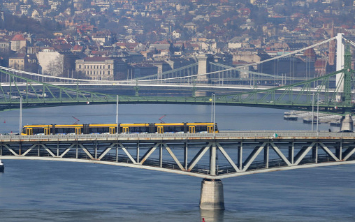 Pár év múlva már önvezető lehet a körúti Combino villamos