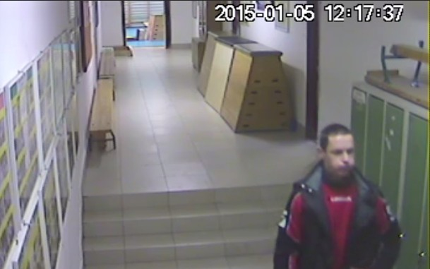 Győri általános iskolából lopott mobiltelefont