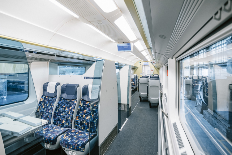 Elkészült a MÁV első húsz új generációs InterCity-kocsija 