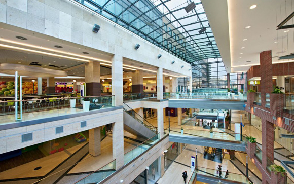 Öngyilkos lett egy férfi a Corvin Plázában