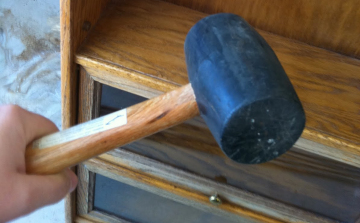 Gumikalapáccsal ütötte arcon a vita következtében 