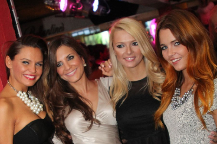 2013.09.13 Péntek Mamma Mia Poppy Fehérnemű bemutató Dj:Ice fotók:árpika