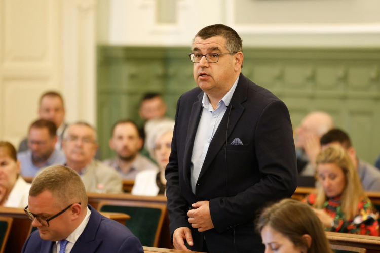 Antal Imre bérlakásán tört ki az újabb vita