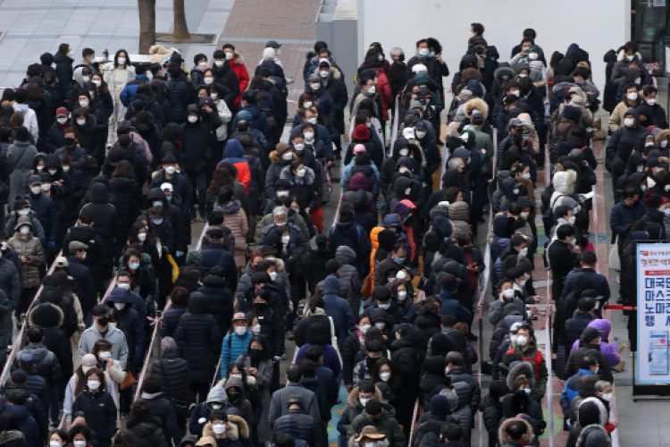 Tovább csökkent Kínában, Dél-Koreában pedig jelentősen nő a koronavírus-fertőzöttek száma