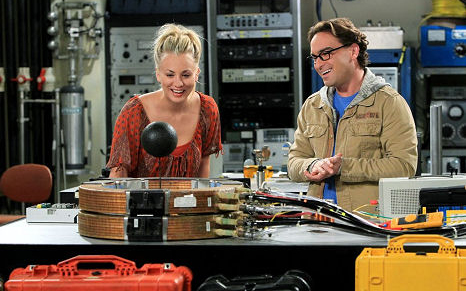 Így szedd fel a dögös szőkét a szomszédból!