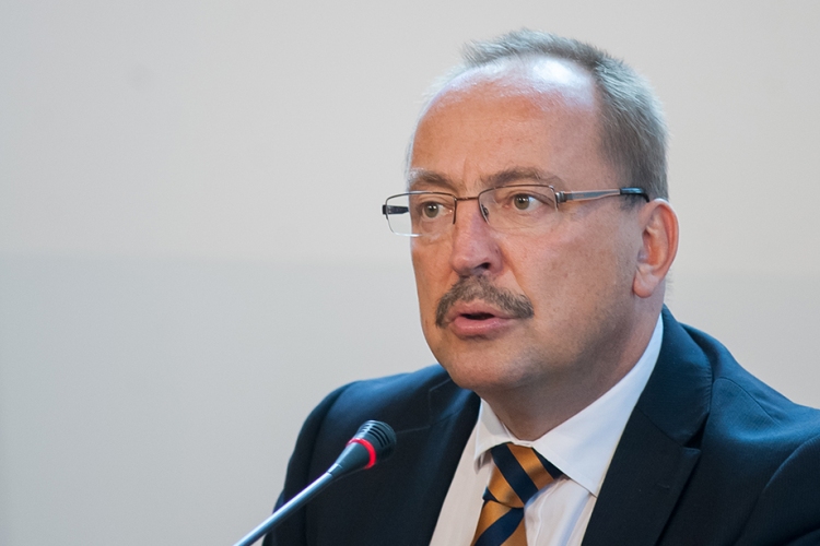 Beutazási tilalom - Németh Zsolt: miniszteri tájékoztatás szerint külügyi tisztviselő nem érintett a kitiltási ügyben