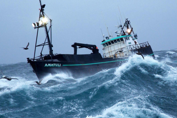 Szörnyű baleset: A Halálos fogás egyik szereplője a jeges vízbe zuhant