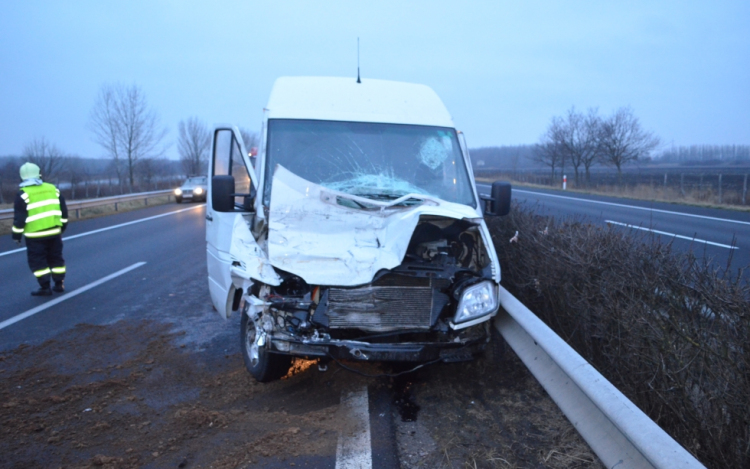 Három autó ütközött az M1-esen 