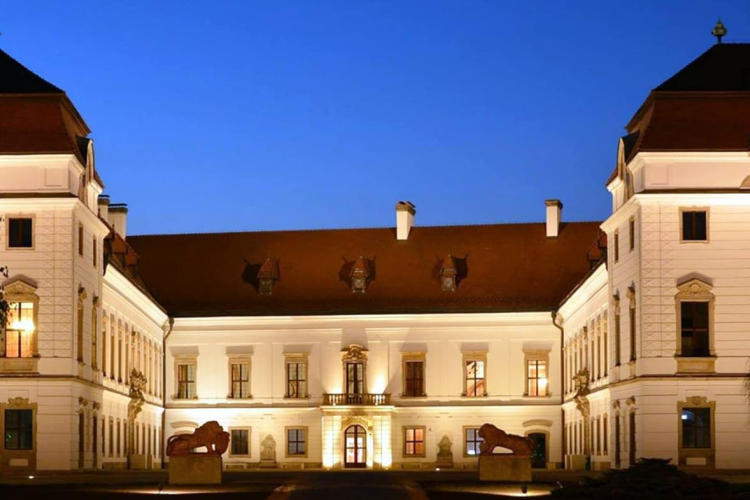 Zenés kastélytúra is várja a közönséget a pápai Haydn Fesztiválon