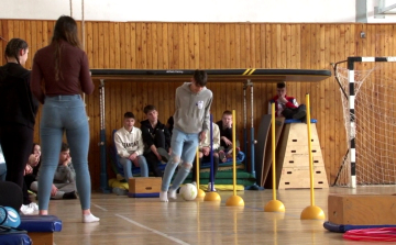 Farsangi mulatság a suliban