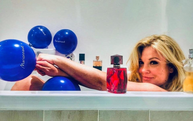 Liptai Claudia kádban fürdőző képpel lepte meg rajongóit Valentin-napra