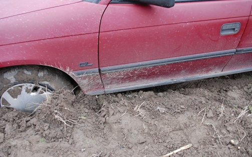 Ellopott egy autót, hogy sört vehessen 