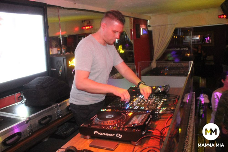 2018.10.19 .RETRO Party DJ:Hubik Fotók:árpika