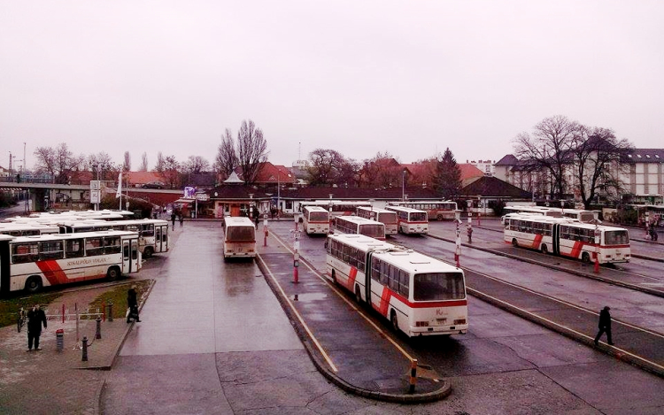 Le ne késd a buszt! - Hétfőtől változik a buszmenetrend