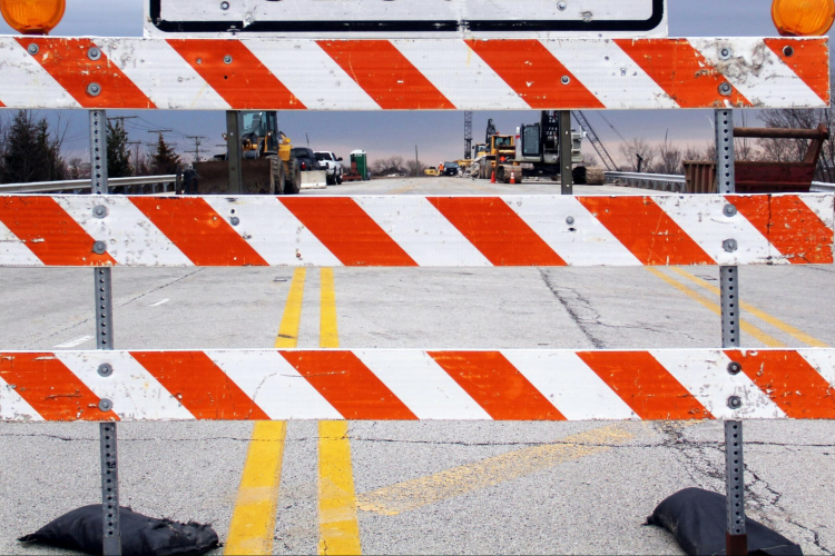 Autósok figyelem: több helyen is útjavítások lesznek Győrben