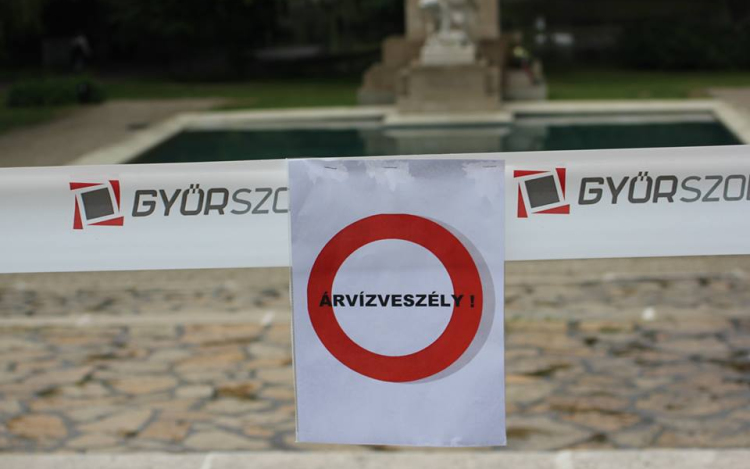 Friss fotók a győri árvízről