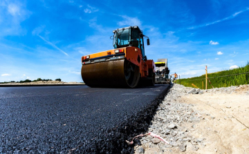 Több, mint 60 mellékút újul meg