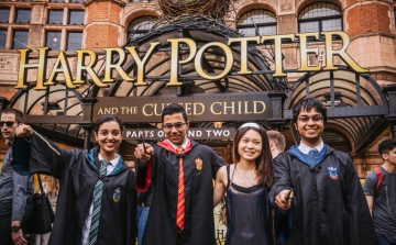 Több mint nyolcezer fontért árulnak jegyeket a Harry Potter-színdarabra Londonban
