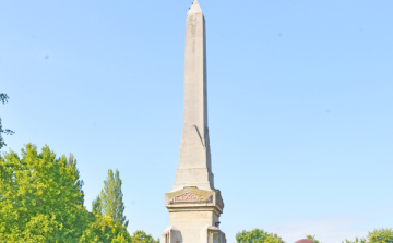 Megkezdődött a Cziráky-emlékmű felújítása