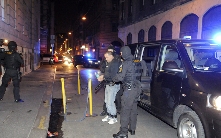 Ároktői banda - Hazahozták a Svájcban elfogott szökevényeket