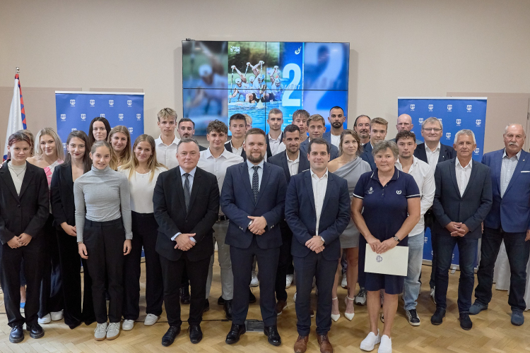 Világ- és Európa-bajnok érmeseket, helyezetteket köszöntöttek a Városházán