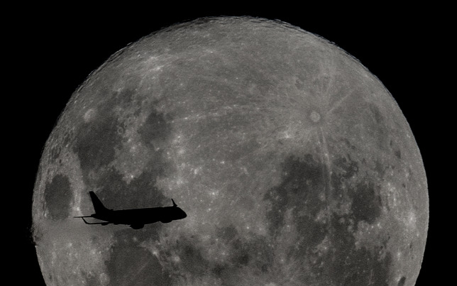 Több milliárd dolláros kincset fedezhet fel India a Holdon