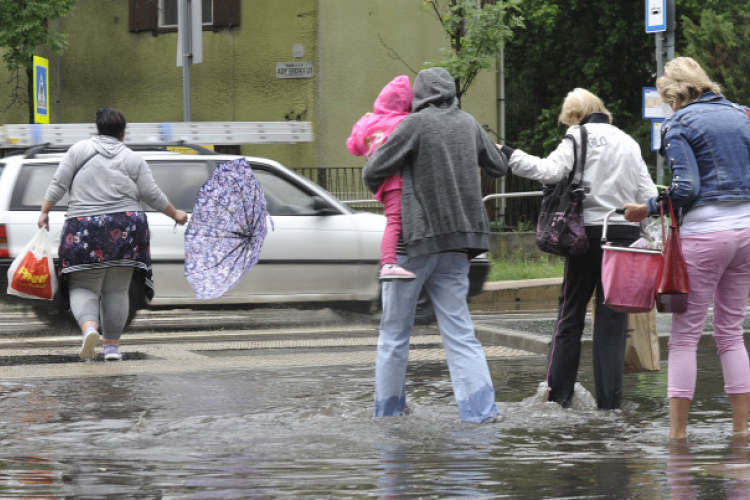 Viharriasztást adtak ki az egész ország területére