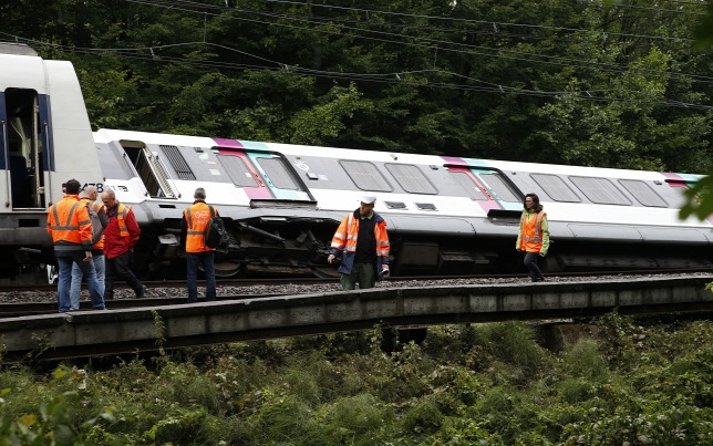 Kisiklott egy vonat a francia fővárosban
