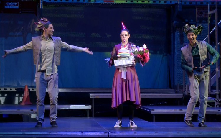 Rózsa és Ibolya a Vaskakasban