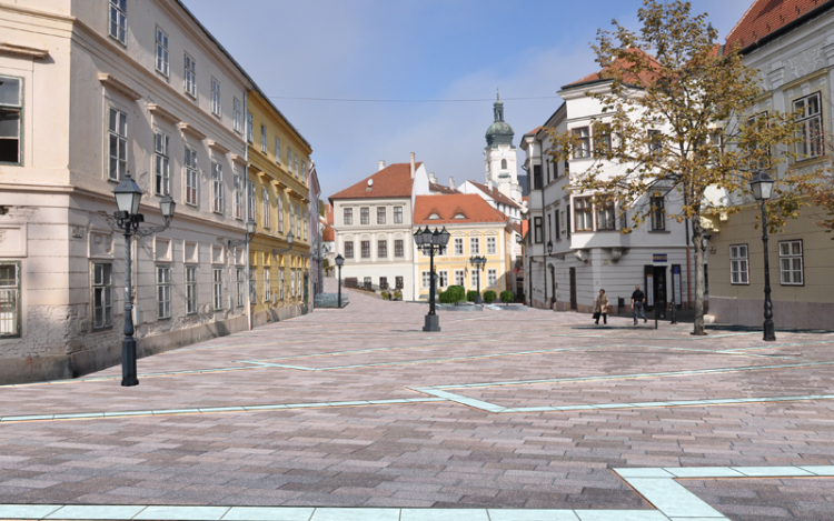 KEZDŐDIK A BÉCSI KAPU TÉR ÉS KÖRNYEZETÉNEK FELÚJÍTÁSA