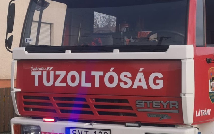 Háztűzhöz, vadgázoláshoz és ütközéshez vonultak a tűzoltók