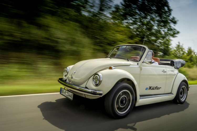 Elektromos autóként dobják vissza piacra a Volkswagen Bogárt