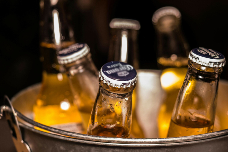 Melegben jobban „üt” az alkohol, figyeljünk!