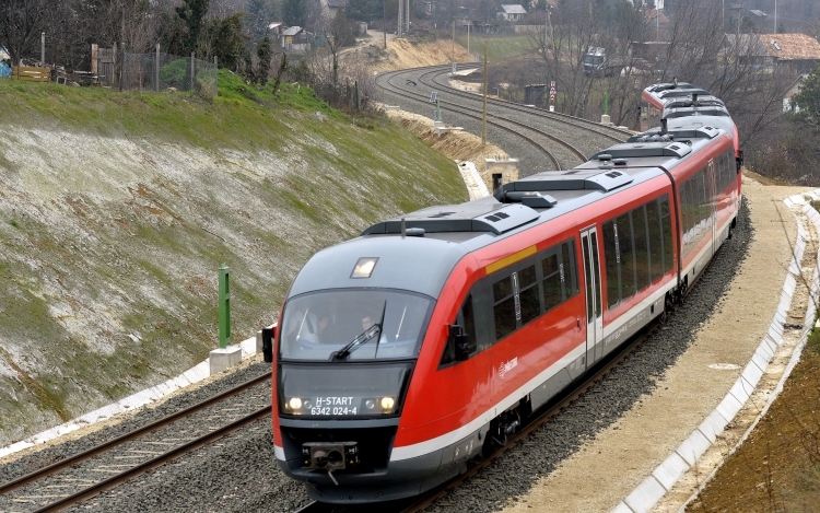 Újból járnak a vonatok Bakonyszentlászló és Veszprém között
