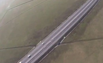 Figyelem! Forgalommal szemben hajt egy autó az M1-esen