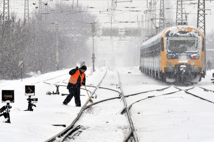 Havazás - Késnek a vonatok az ország középső és északkeleti részén