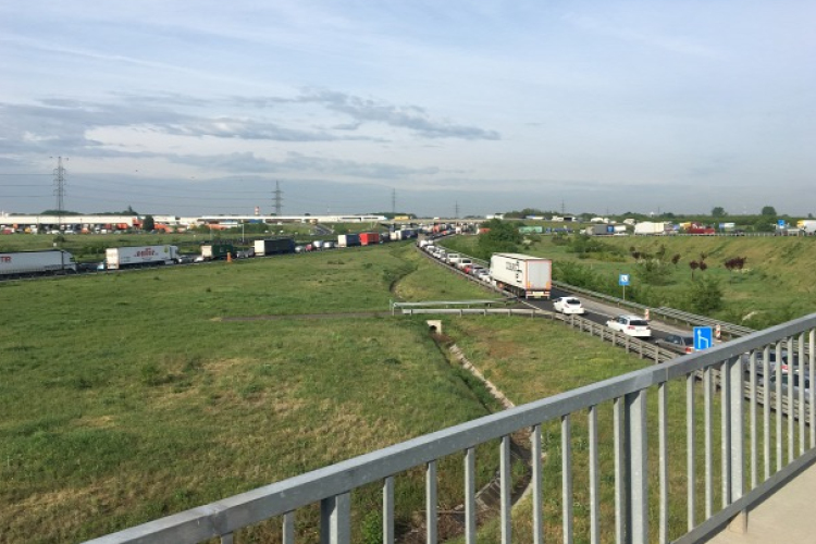 Durva tömegkarambol az M0-ás autópályán 